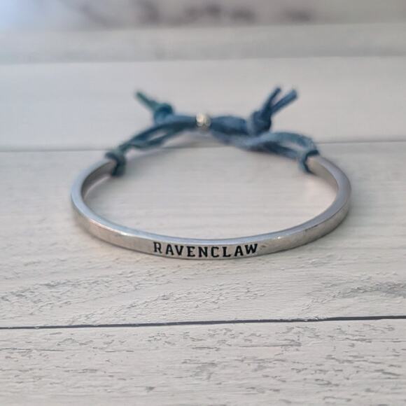 Harry Potter Ravenclaw Adjustable Bracelet Silver Tone & Blue - Condition Issues - Picture 1 of 8